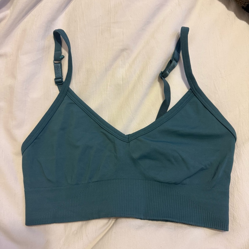 Lululemon Athletica Teal Sports Bra Ebb to Street Bra C/D 4